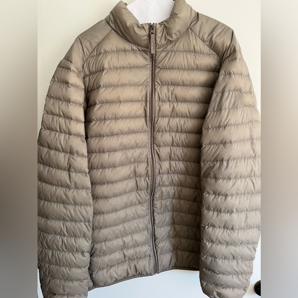 Taupe/beige light down puffer